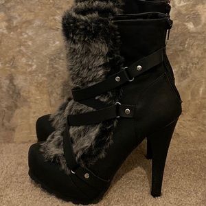 Women’s Faux Fur Heel Bootie.